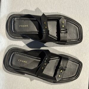 Frame black leather sandals